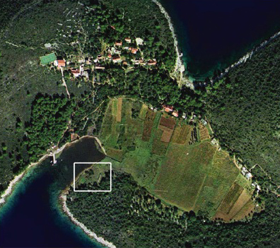 Das Grabungfeld auf der Insel Sveti Klement 