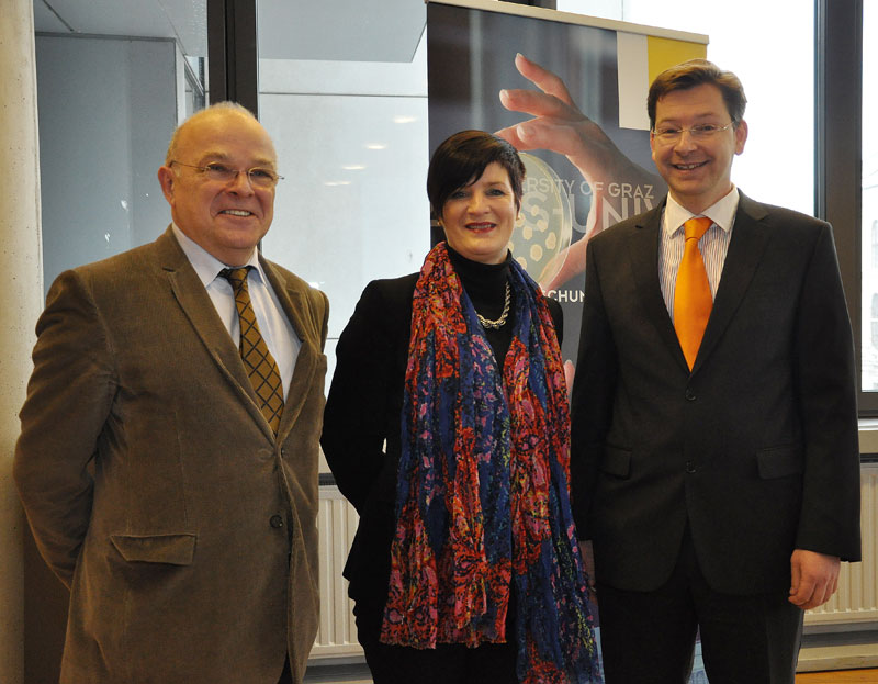 REWI-Dekan Josef Marko, Sabine Maasen von der Universität Basel und Vizedekan Stefan Storr (v.l.). 
