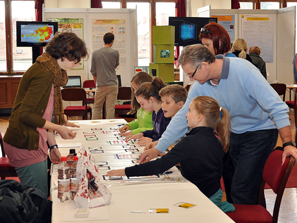 Beim Beer Game ließen sich spielerisch Erkenntnisse der Systemtheorie gewinnen. 