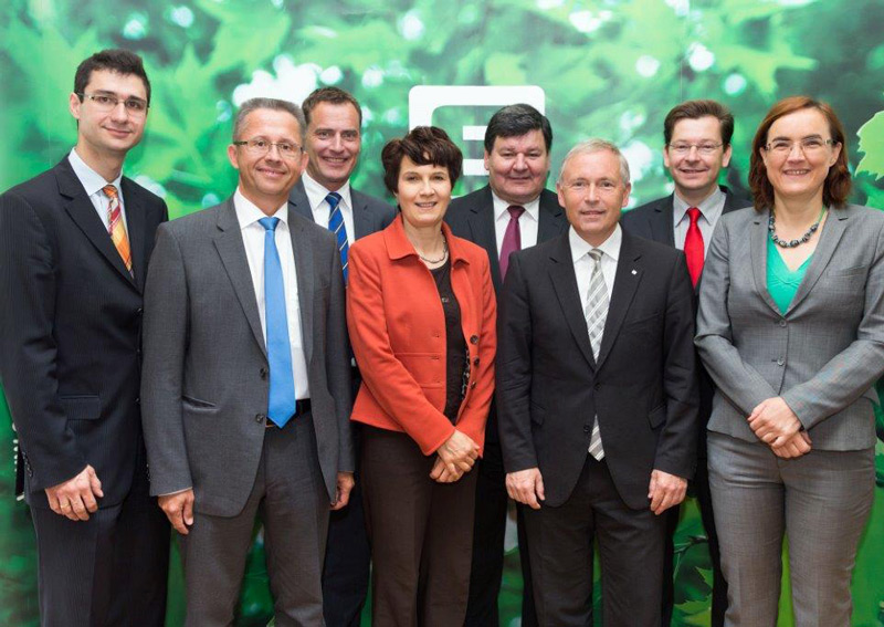 Ermöglichten den vierten Energierechtstag: Karl Stöger (Uni Graz), Roland Wolfart (Energie Steiermark), Vorstandsdirektor Olaf Kieser (Energie Steiermark), Eva Schulev-Steindl (Uni Graz), Josef Kranz (Energie Steiermark), Vorstandssprecher Christian Pur 