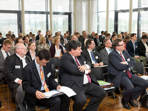 Über hundert TeilnehmerInnen zeigten reges Interesse am Thema Energiewende. 