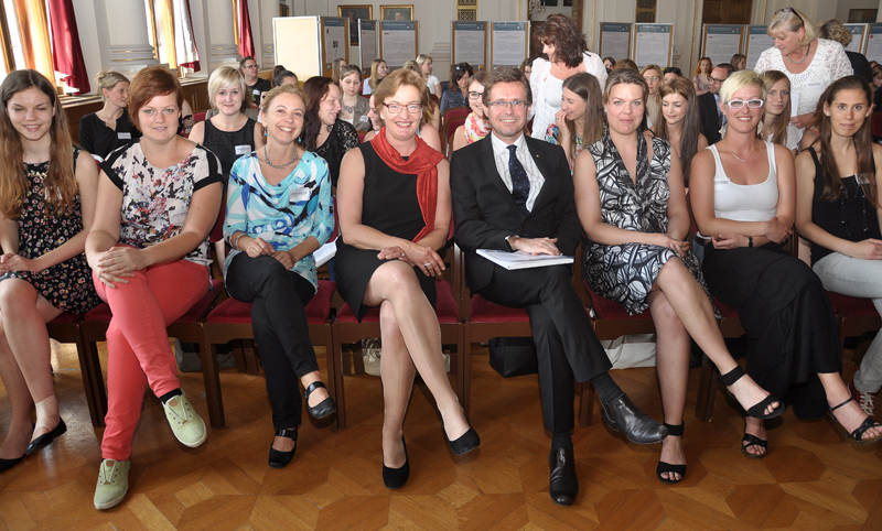 Marie Céline Loibl, Programmleiterin Sparkling Science, Cornelia Wustmann Leiterin des Arbeitsbereiches Elementarpädagogik an der Uni Graz, Vizerektor Martin Polaschek und Anke Karber Wissenschaftliche Mitarbeiterin an der Hochschule für angewandte Wis 