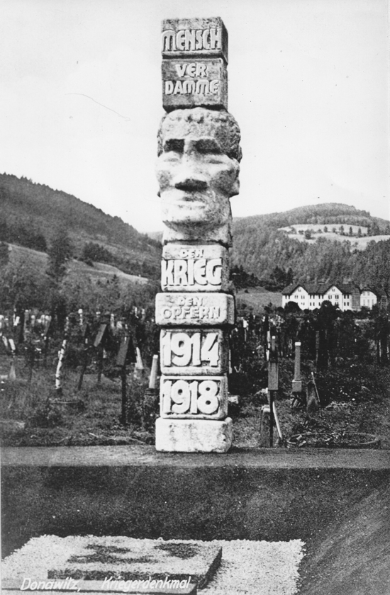 Das Wotruba-Denkmal in Leoben-Donawitz zeigt thematisiert als eines der wenigen Mahnmäler der Zwischenkriegszeit Trauer, Verlust und Kriegsgegnerschaft. Foto: MuseumsCenter Leoben, Stadtarchiv 
