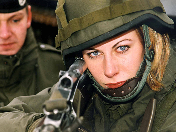 Seit 1998 nimmt das Österreichische Bundesheer auch Frauen auf. Eine ernsthafte Berufsoption ist der Job Soldation für die meisten Mädchen allerdings nach wie vor nicht. Foto: Österreichisches Bundesheer. 
