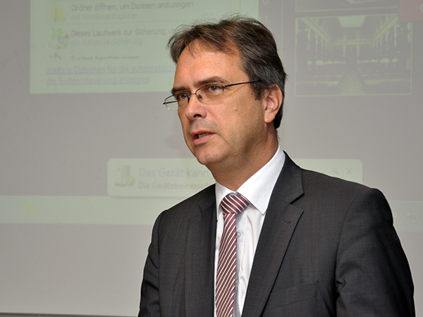 Vizerektor Peter Riedler strich hervor, wie wichtig es ist, die Auswirkungen der Staatsschulden wissenschaftlich zu untersuchen. Fotos: Uni Graz / Eklaude 