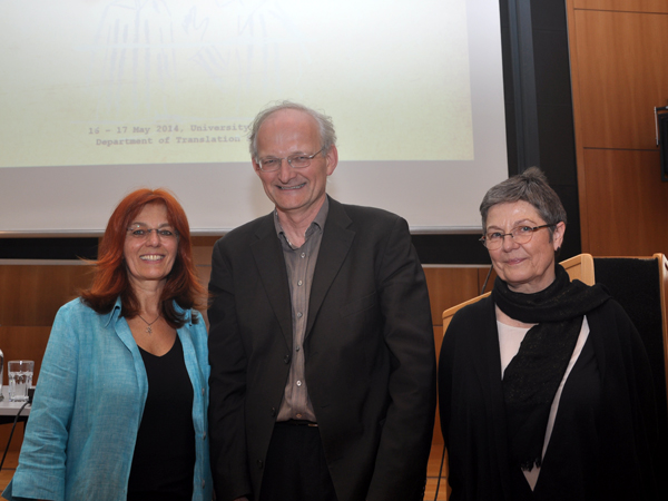 Michaela Wolf, GEWI-Dekan Lukas Meyer und Institutsleiterin Heike van Lawick Brozio (v.l.) bei der Eröffnung des Symposiums zum Dolmetschen in Konzentrationslagern. 