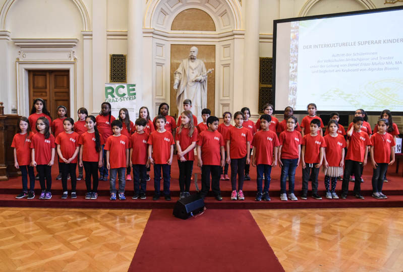 Der Superer-Kinderchor bildete das Rahmenprogramm ©Uni Graz/Pichler