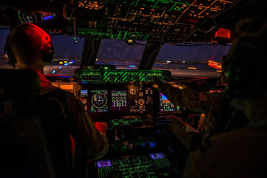 Eine internationale Sommerschule beschäftigt sich mit Stresssituationen in Flugzeug-Cockpits. Foto: Pixabay.org 