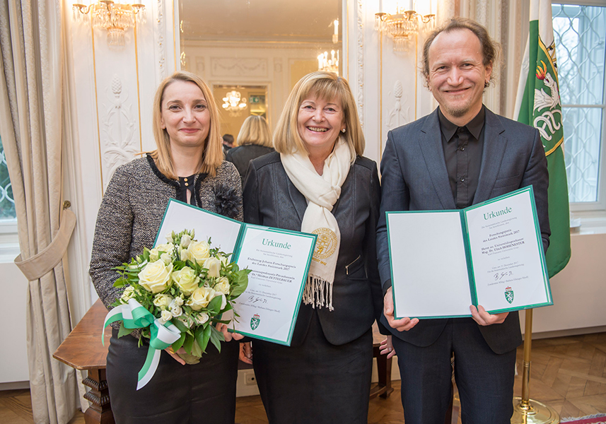 Die PreisträgerInnen Heidrun Zettelbauer, Rektorin Christa Neuper und Ulrich Hohenester. Foto: Foto Fischer. ©Foto Fischer