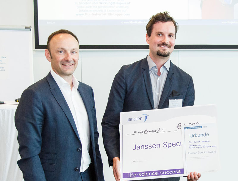 Wolfgang Tüchler, Geschäftsführer Janssen Österreich, mit dem Preisträger des Janssen Special Awards 2018 Gernot Grabner. Foto: Arman Rastegar 