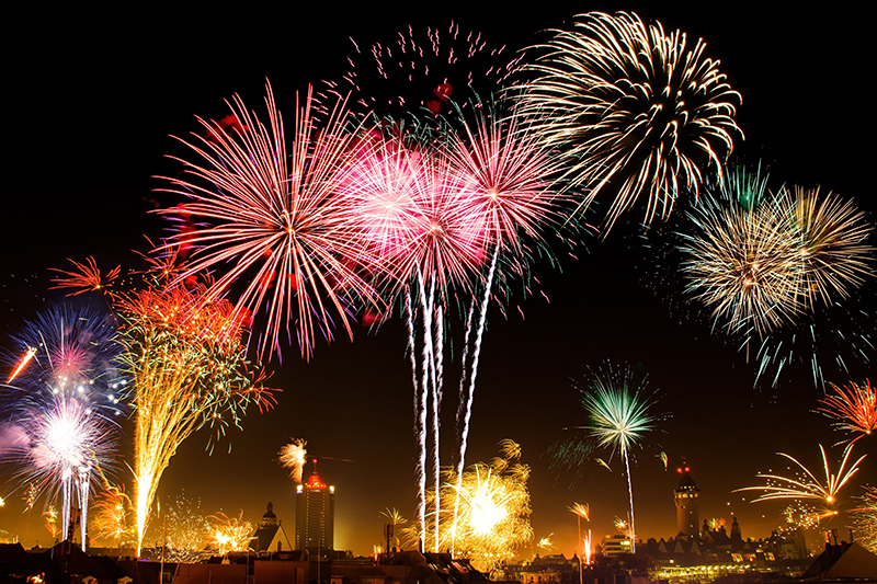 Farbenprächtige Feuerwerke signalisieren nicht nur den Jahreswechsel, sondern erzeugen auch besonders viel so genannten Ultrafeinstaub. Foto: nickgesell/pixabay.com 