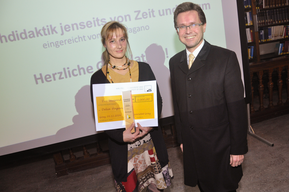 So sieht die Gewinnerin des ELCH-2014 aus: Delia Pagano. Den Preis überreichte Vizerektor Polaschek. Fotos: Uni Graz/Tzivanopoulos 