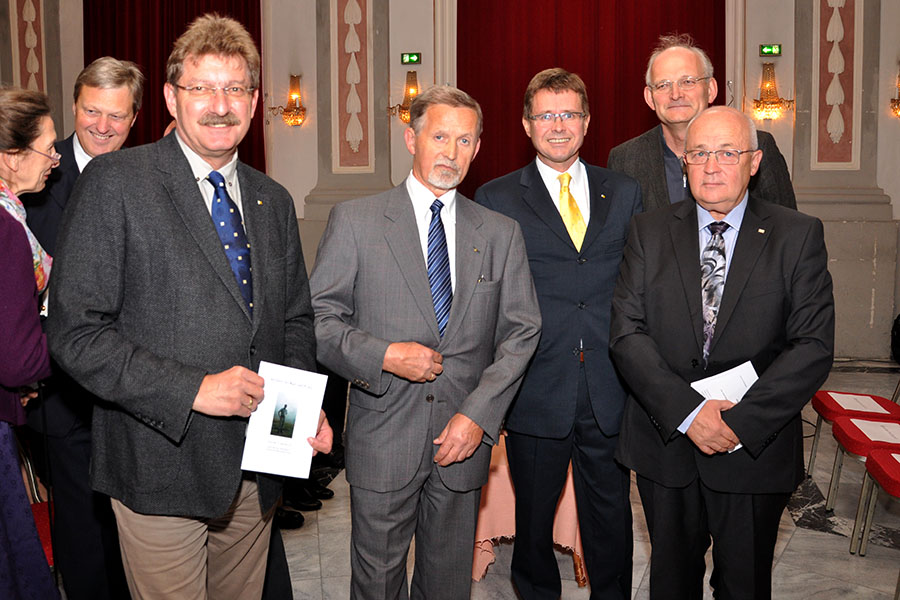 Vizerektor Peter Scherrer, Jubilar Harald Heppner, Vizerektor Martin Polaschek, Geisteswissenschaftlicher Dekan Lukas Meyer und Festredner Rudolf Gräf (v.l.) Foto: Uni Graz/Schweiger 