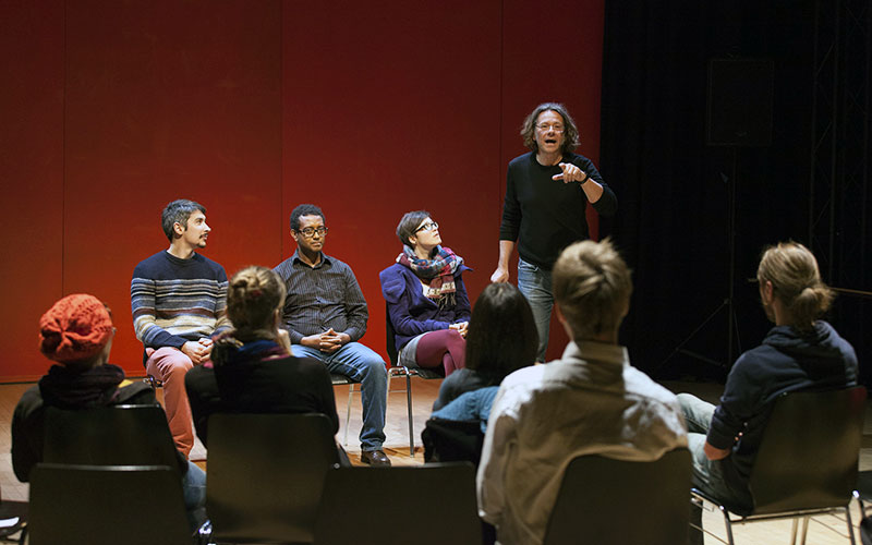 Das interaktive Theater bindet alle ein. 