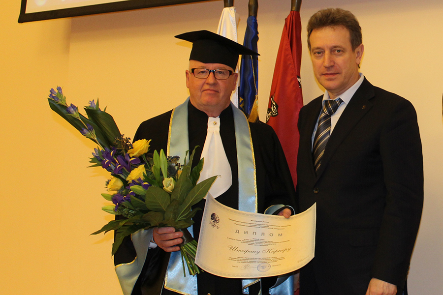 Ehrendoktor Stefan Karner (links) mit dem Rektor der RGGU, Prof. Dr. Evgenij N. Ivachnenko. Foto: BIK 