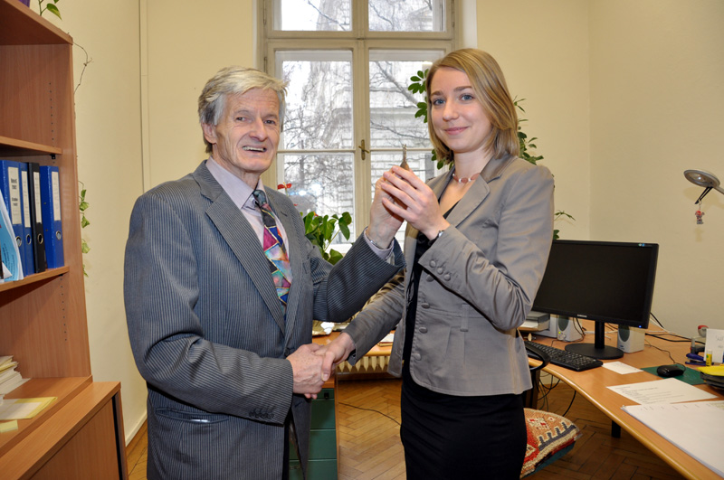 Schlüsselübergabe: Passini hat die Geschäfte an seine Nachfolgerin Mag. Anna Hutter übergeben 