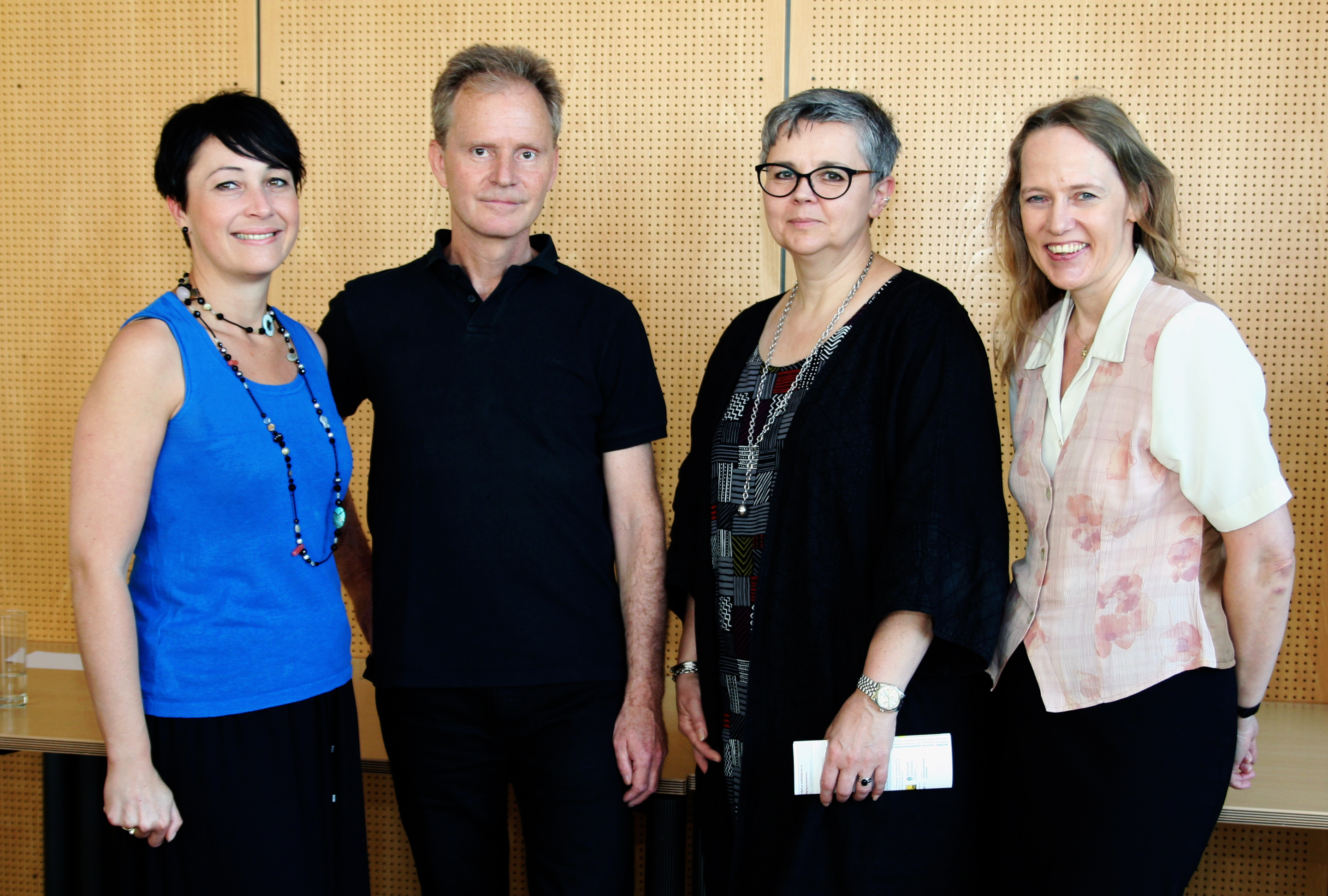 Bürgermeister-Stellvertreterin Martina Schröck, ISOP-Geschäftsführer Reithofer, Vizerektorin Dworczak und SOWI-Vizedekanin Scherke (v.l.) Foto: Uni Graz/Steinwender 