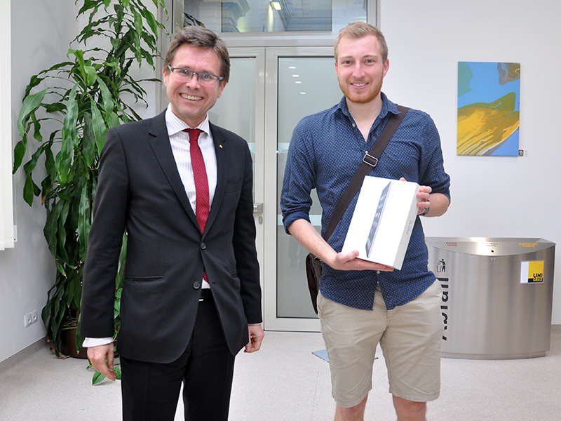 Den Hauptpreis, ein ipad Air, gewann Sebastian Egger. 