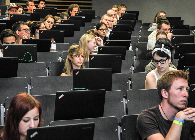 Das Aufnahmeverfahren für Lehramtsstudien ist abgeschlossen: 935 hatten sich registriert, 804 haben den Text absolviert und 739 Personen haben bestanden. Foto: Uni Graz/Tzivanopoulos 