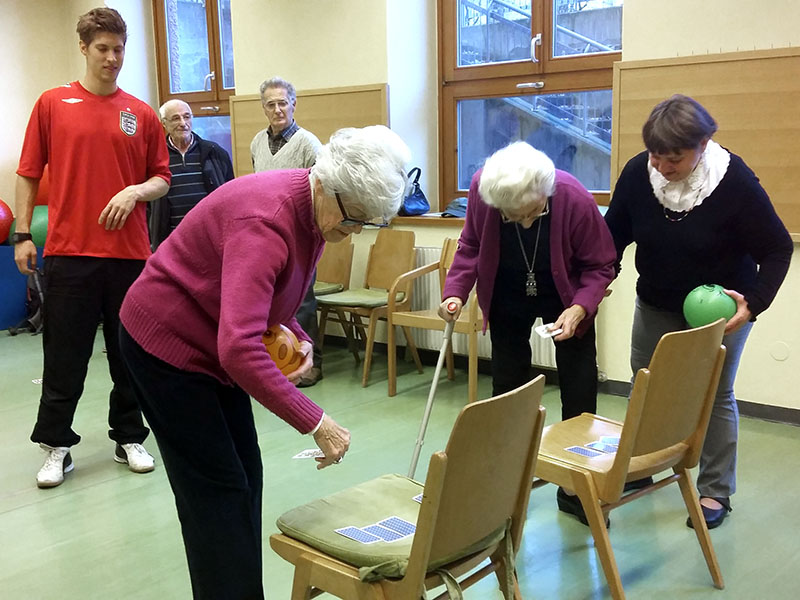 Das Bewegungsangebot sollte die Muskeln stärken und gleichzeitig Spaß machen. Fotos: Uni Graz/Sportwissenschaft 