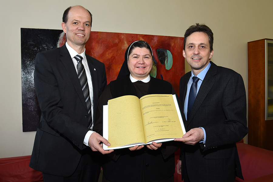 Gestärkte Kooperation zwischen Elisabethinen und Theologischer Fakultät: Christian Lagger, Bonaventura Holzmann und Reinhold Esterbauer (v. l.) Foto: Uni Graz/Schweiger 
