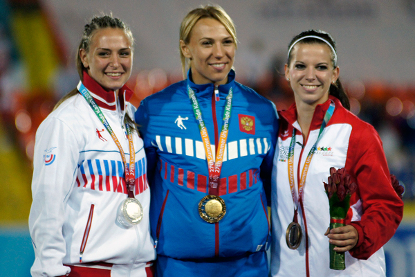 Die Uni Graz-Studierende Elisabeth Eberl (rechts) gewann für Österreich Bronze im Speerwurf. Foto: Tanja Swietli 