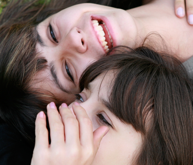 Miteinander ins Gespräch kommen - beim Europäischen Tag der Sprachen am 26. September auf der Murinsel. Foto: Robert Babiak/pixelio.de 