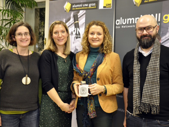 alumni.doc-talk (v.l.): Corinne von der Hellen (docservice), Sigrid Studler (Moderation), Erfolgsabsolventin Esther Kristandl-Putz und Gerald Lind (docservice). Foto: Carmen Teubenbacher 