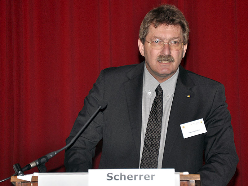 Vizerektor Peter Scherrer eröffnete die 3. Jahrestagung des DocService ... auf Vorwärtspfeil klicken 