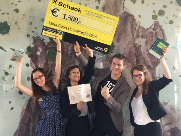 Siegten beim Moot Court zum Thema Umweltrecht: Maria Buchner, Chiara Rockenschaub, Luca Mischensky und Miriam Karl von der Uni Graz 