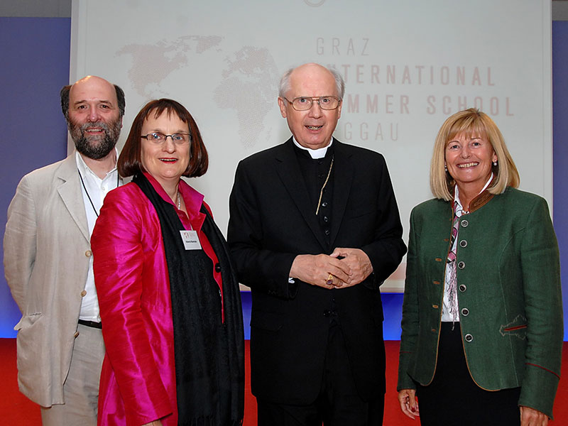 Michael Kuhn von der Österreichischen Bischofskonferenz, Roberta Maierhofer, Leiterin der Summer School, Diözesanbischof Egon Kapellari und Rektorin Christa Neuper (v.l.) Fotos: cp-pictures 