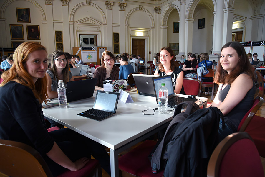 Bis 4 Uhr früh nutzten die Studierenden das einzigartige Angebot der Schreibnacht, um ihre Arbeiten voranzubringen. ©Uni Graz/Schweiger