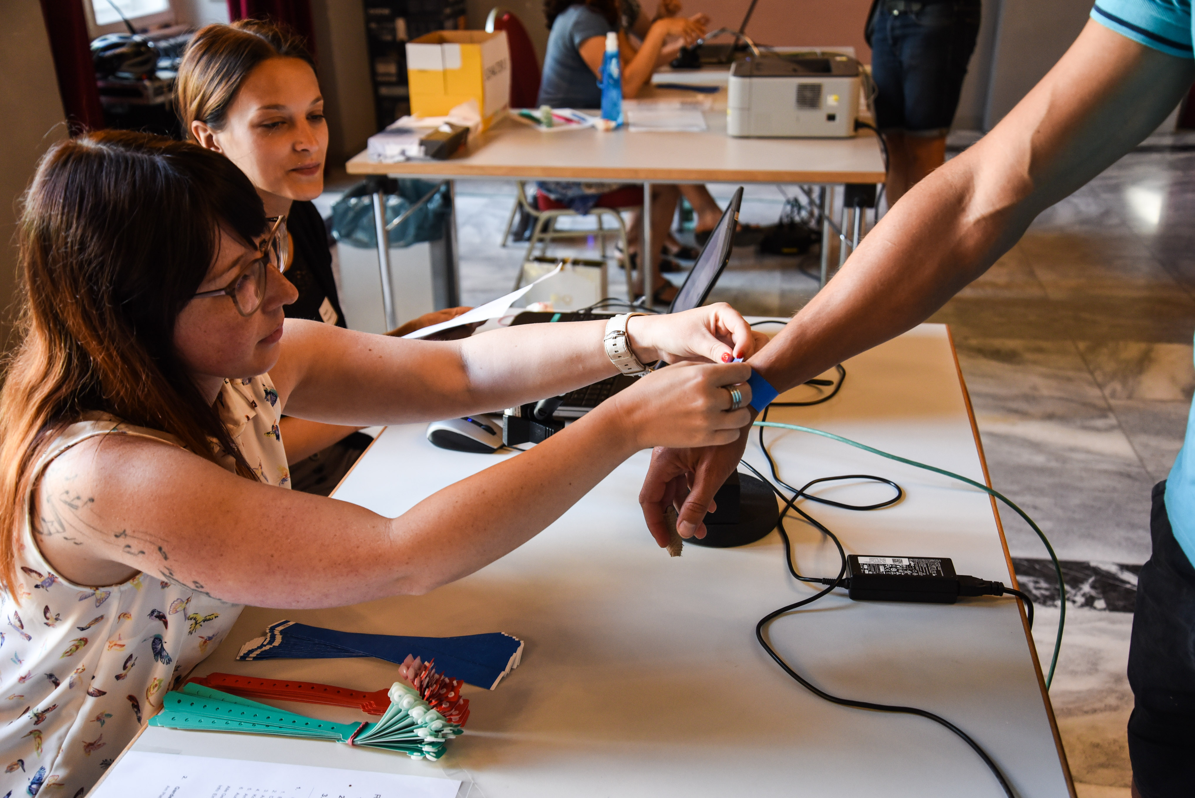 Pünktlich um viertel neun wurde mit dem Check-in zur Prüfung begonnen. Insgesamt waren am ersten Testtag 470 BewerberInnen gekommen. Fotos: Uni Graz/Schweiger 