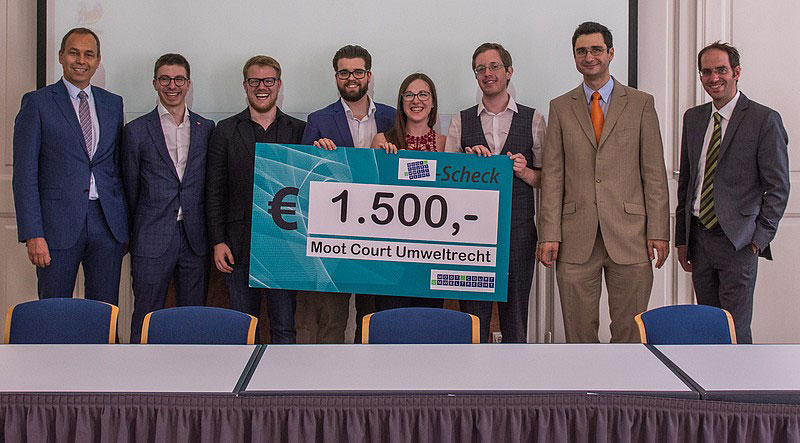 Die GewinnerInnen des "Moot Court Umweltrecht", Foto: NHP Rechtsanwälte/Tobias Neugebauer 