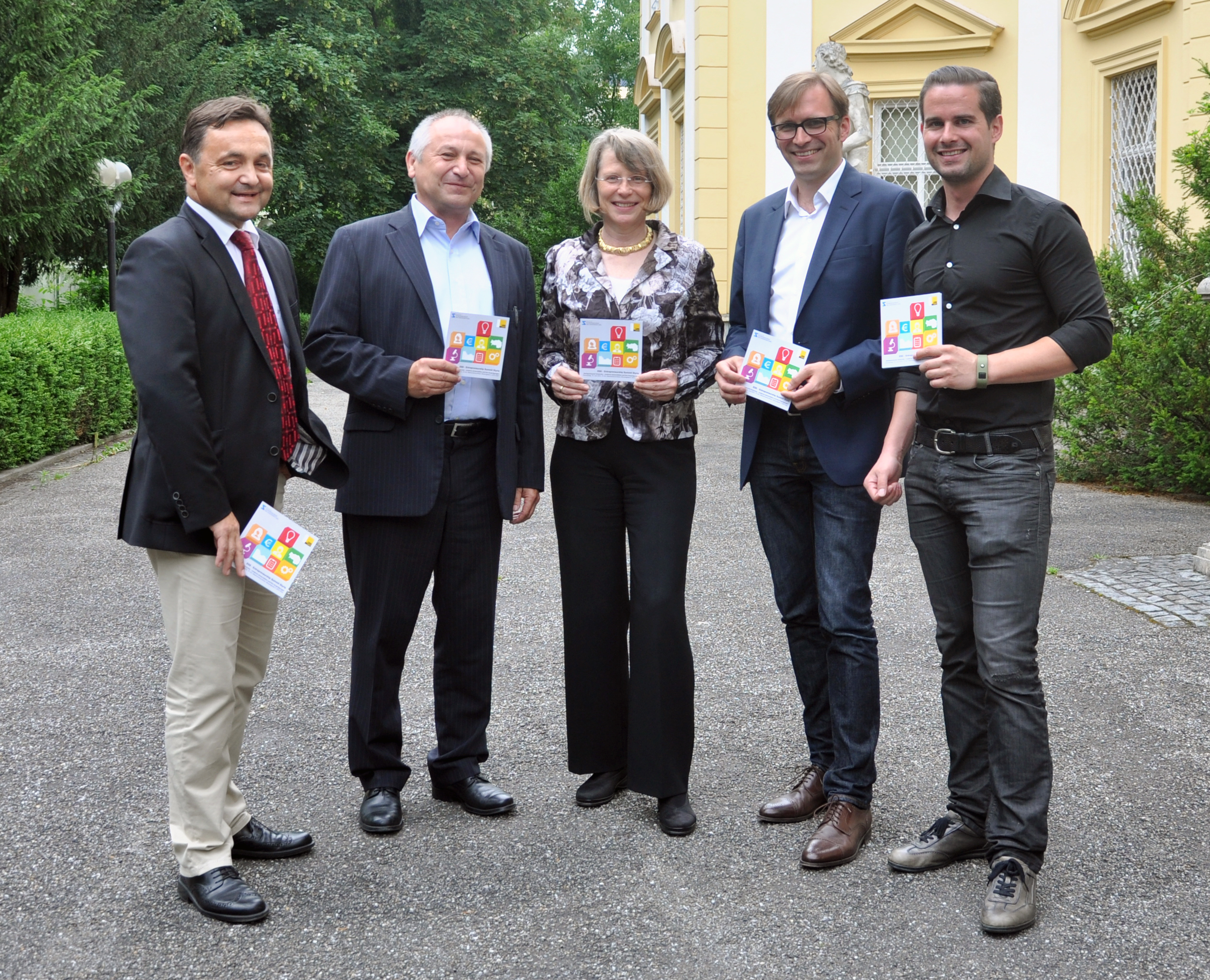 Institutsleiter Gutschelhofer mit den Vortragenden Kailer, Volkmann, Weber und Organisator Ruhri (v.l.) Foto: Uni Graz/Steinwender 