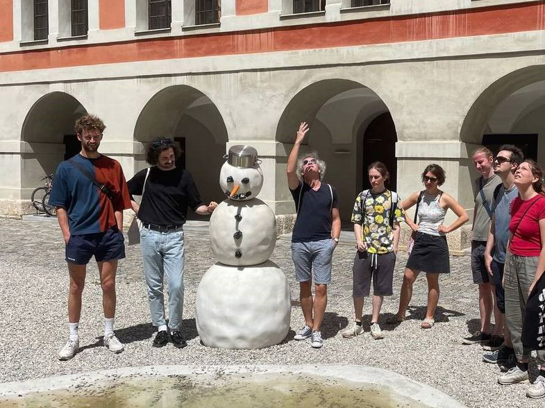 Die Studierenden entdecken Graz, hier das berühmte Priesterseminar. Foto: Jan Kohler 