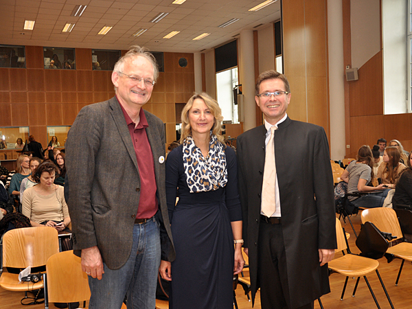 GEWI-Dekan Lukas Meyer, GEWI-Vizestudiendekanin Margit Reitbauer und Vizerektor Martin Polaschek eröffneten den Tag der Sprachen im Wall-Zentrum. Foto: Uni Graz/Schweiger. 