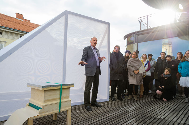 Unter den ZuschauerInnen befand sich auch Margit Stadlober (im Publikum 3.v.l.), die Bildsteins Dissertation betreut. 