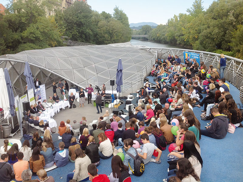 Das Sprachenfest findet am 24. September 2015 auf der Murinsel statt. Foto: cp-pictures. 