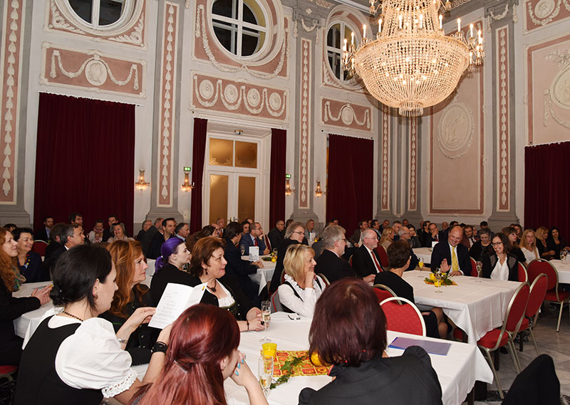 Zahlreiche KollegInnen waren zur Feier ins Meerscheinschlössl gekommen. 