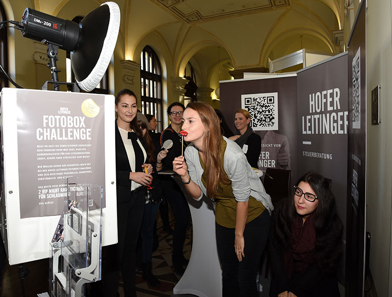 Eine Foto-Herausforderung der etwas anderen Art wartete auf die TeilnehmerInnen. Foto: Uni Graz/Kastrun. 
