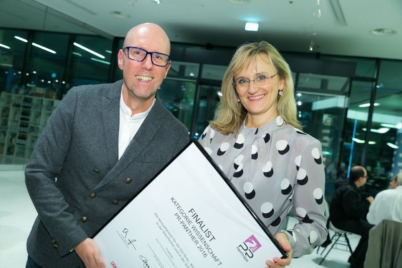 Beatrice Weinelt und Andreas Schweiger freuten sich über die Anerkennung im PR-Panther-Wettbewerb. Foto: Oliver Wolf 