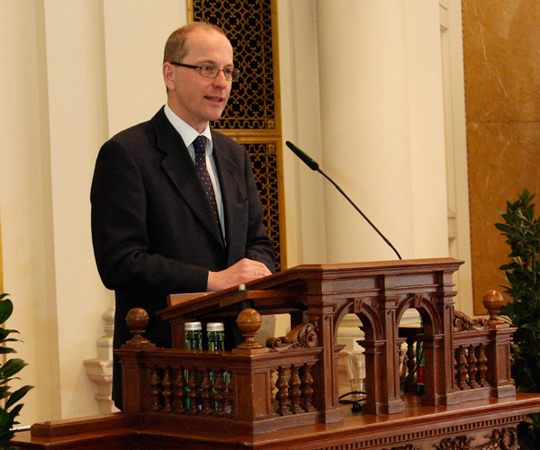 Mag. Friedrich Faulhammer, Generalsekretär des Wissenschaftsministeriums, dankte im Namen des Ministers. 