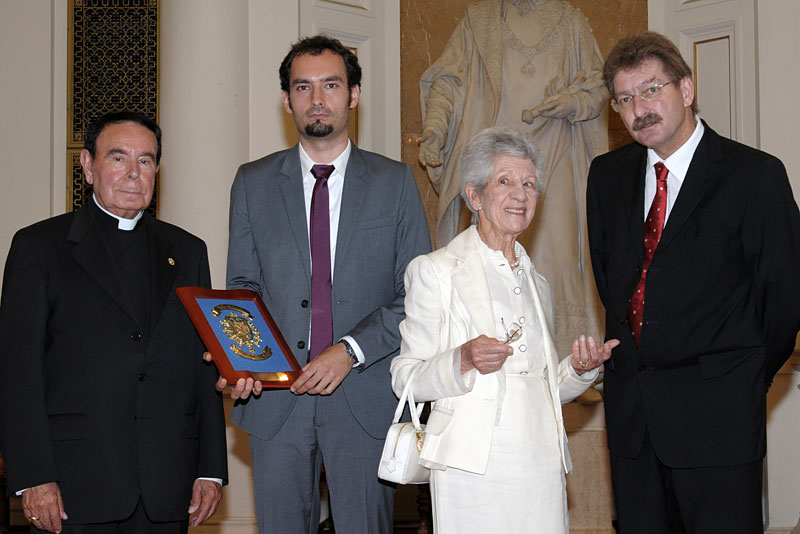 Clemente Martín Muñoz, Johann Koinegg, Helga Broschek, Vizerektor Peter Scherrer (v.l.) 