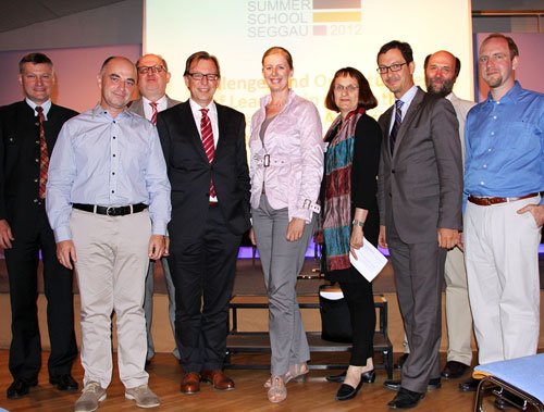 Podiumsdiskussion zu Kroatien in Seggau - von rechts: Helmut Kirchengast, Direktor Schloss Seggauberg, Gerald Gröstenberger, GRAWE, Tomislav Boric, LR Christian Buchmann, LAbg. Barbara Eibinger, Roberta Maierhofer, Botschafter Richard Kühnel, Michael Ku 