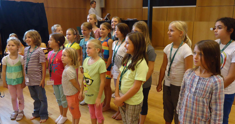 Kinder von 6 bis 10 Jahren studierten das Musical "Sound of Music" ein. 