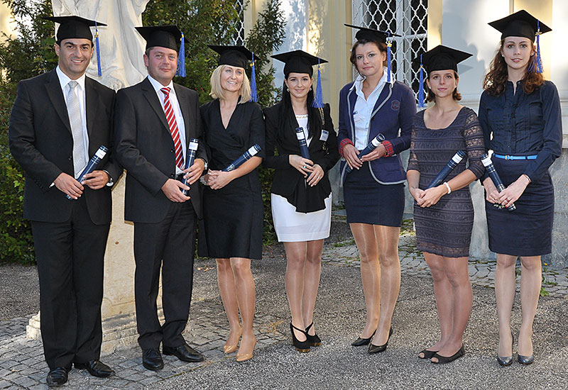 AbsolventInnen des letzten Kurses des Masterprogramms „South East European Law & European Integration (LL.M.)“ 