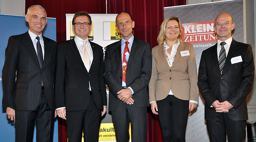 IV-Vizepräsident Stefan Stolitzka, Vizerektor Martin Polaschek, Politikwissenschafter Peter Filzmaier, Politologin und Vortragende Kathrin Stainer-Hämmerle und Medienexperte Peter Plaikner, Moderator des Symposiums (v.l.) 