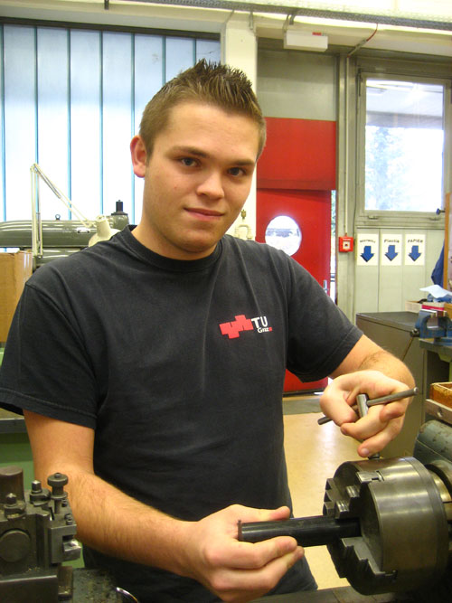 Kevin Thomaser von TU Graz ist der beste Mechatroniker-Lehrling in seinem Jahrgang und einer der vier jungen Männer, die wir in dieser Woche vors Mikrofon bitten. Foto: Malena Rottwinkel. 