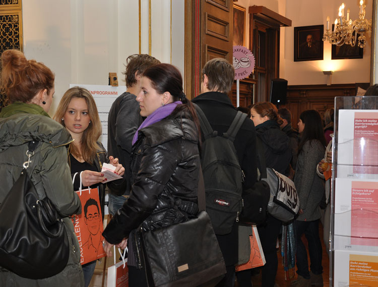 Die Aula der Uni Graz verwandelte sich für einen Tag zum Karriere-Hot-Spot. 